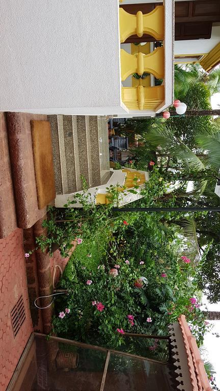 De Hibiscus Hotel Candolim Buitenkant foto